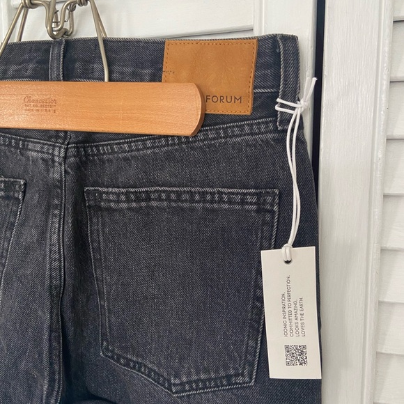 Brand new black denim forum yoko jean shorts size 26 - Picture 3 of 4